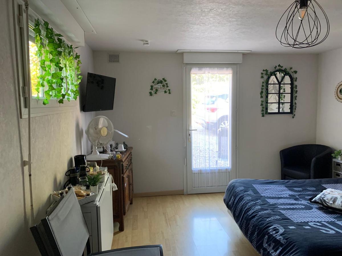 Une Agreable Chambre Independante Rilhac-Rancon Esterno foto