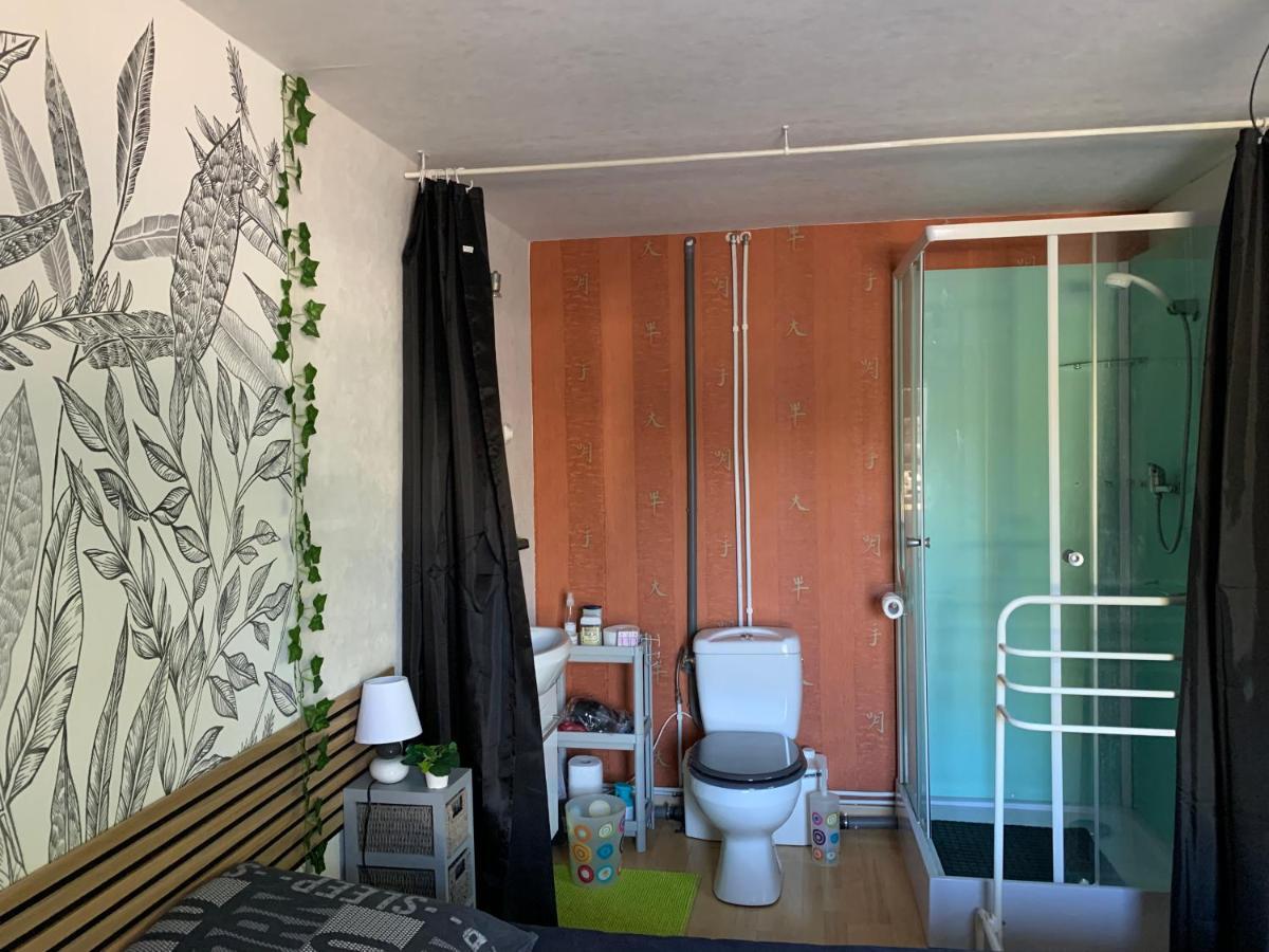 Une Agreable Chambre Independante Rilhac-Rancon Esterno foto